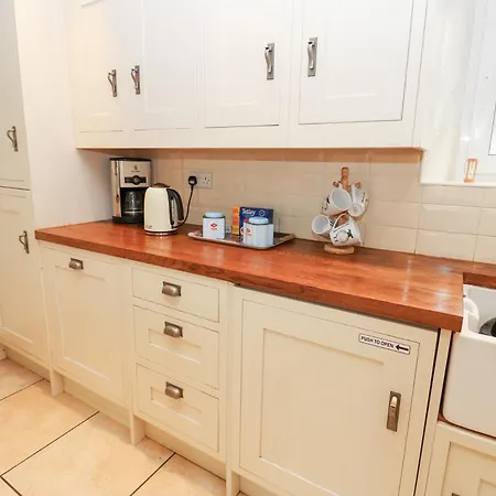 펜션 Bridge House 호스